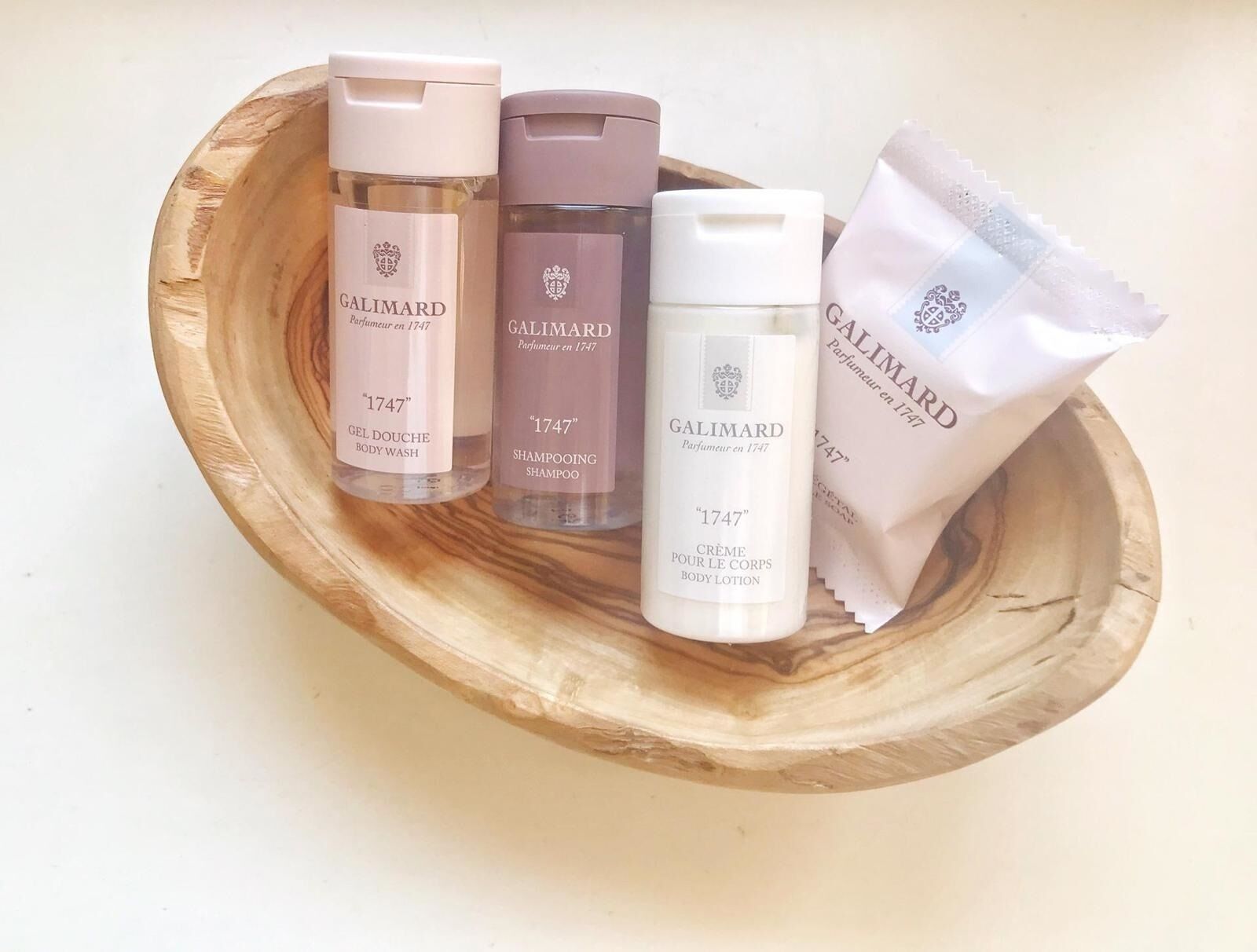 Splendid Sea & Surrounding View! ☀ Quiet ♥ Private Heated Pool ★ Aircon