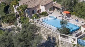 Piscina externa, piscina aquecida