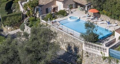 Splendid Sea & Surrounding View! ☀ Quiet ♥ Private Heated Pool ★ Aircon