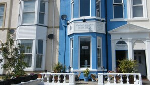 Front of property - Captain's Quarters (Southport)