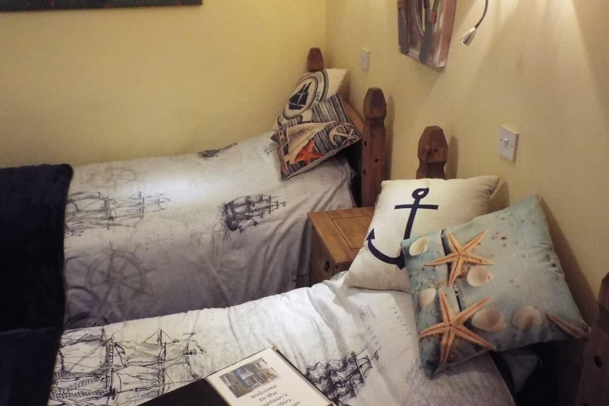 Double Room, 1 Double Bed, Non Smoking | WiFi (free), bed sheets