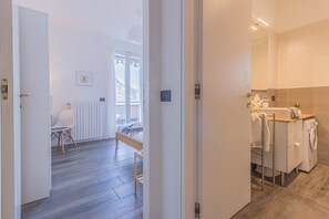 2 habitaciones, tabla de planchar con plancha y wifi gratis 