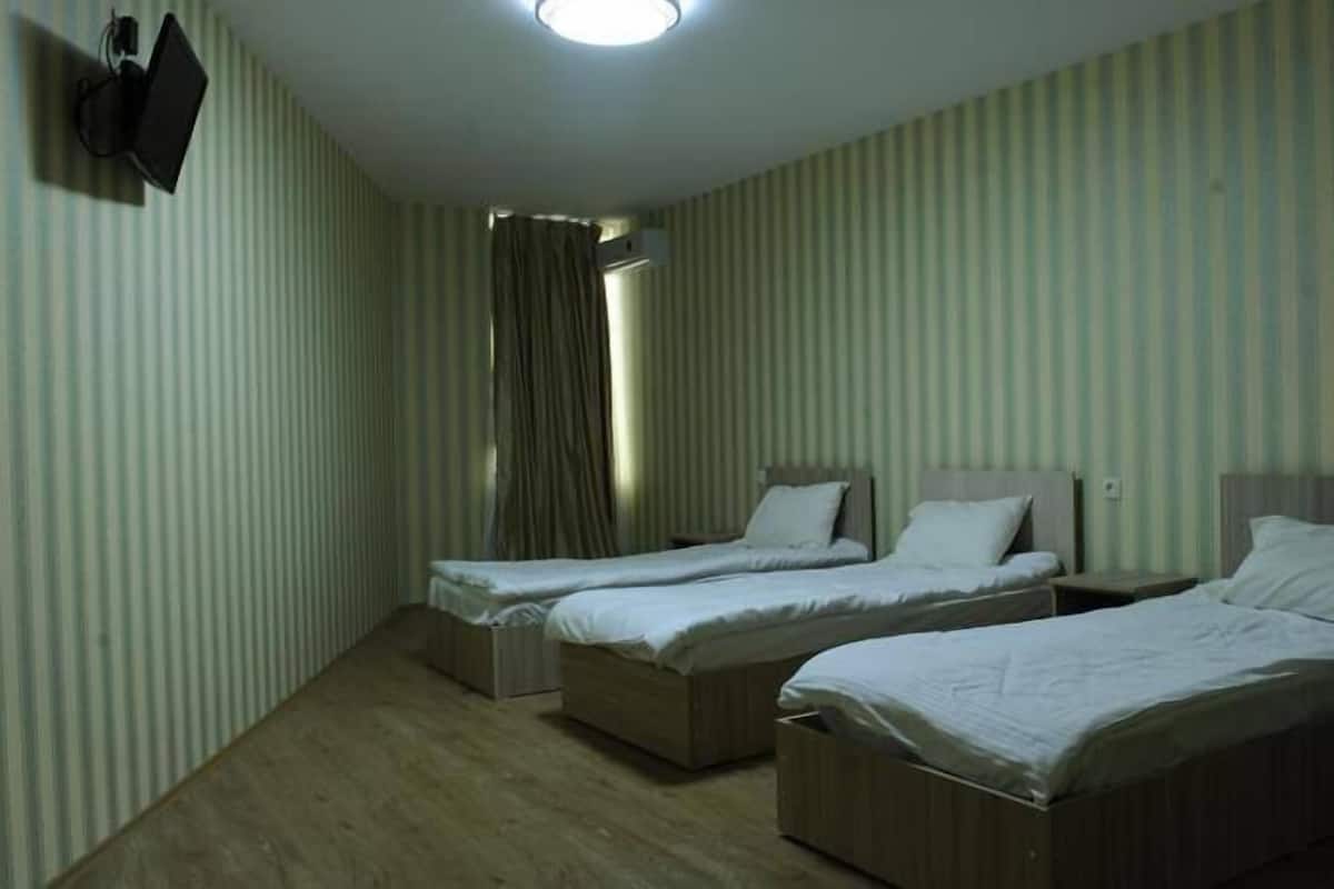 Twin Room | Cribs/infant beds, free WiFi