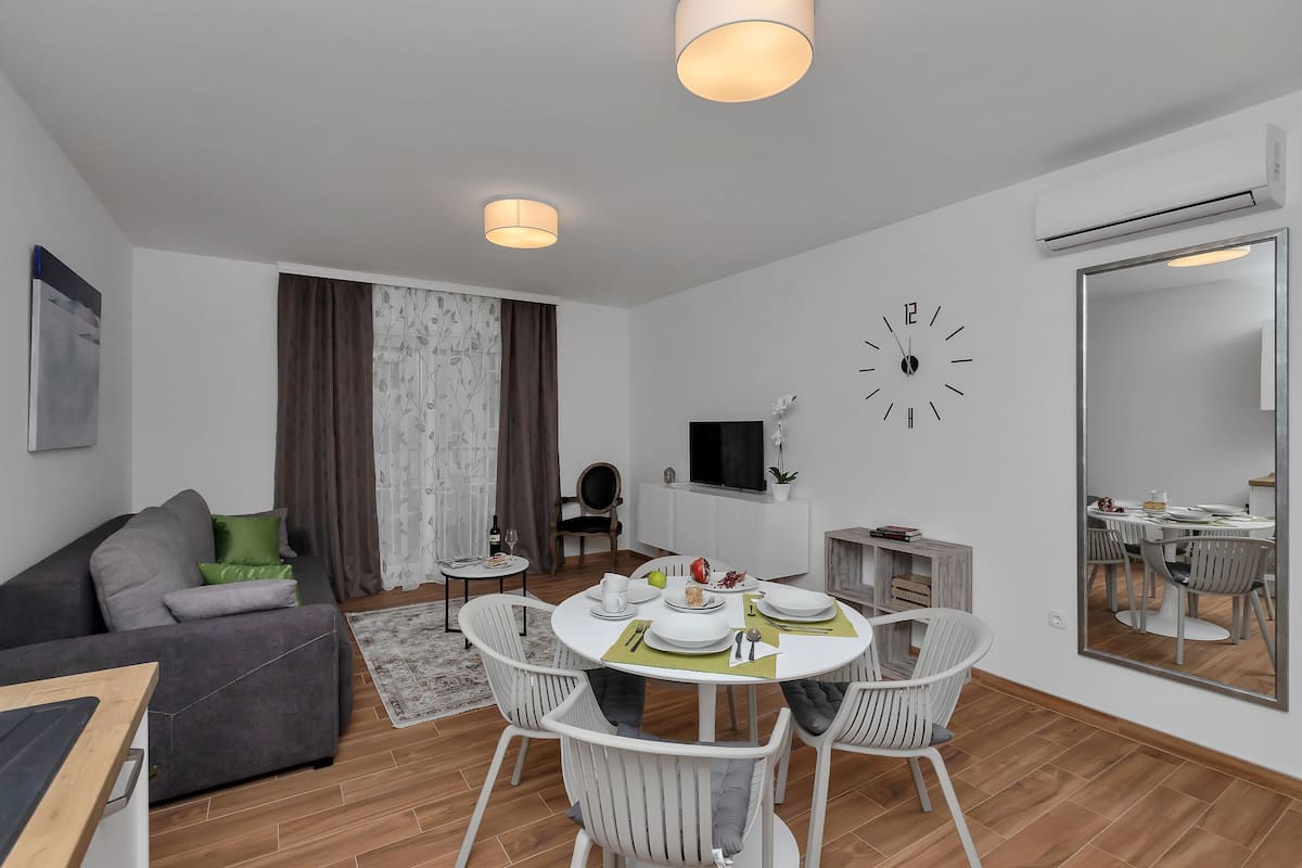 Apartment (201) | Living area