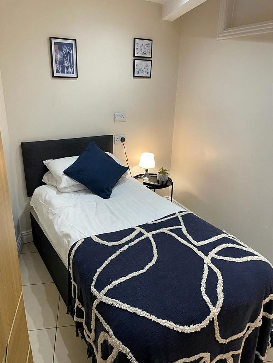 5 bed, 2.5 bath, luxury apartment - sleeps 8.