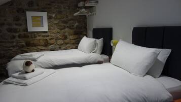 3 bedrooms, soundproofing, iron/ironing board, travel cot