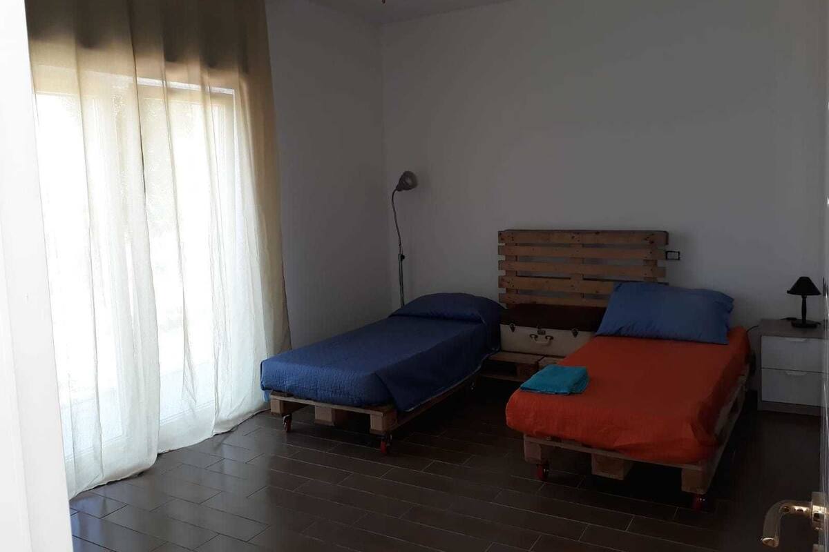 Individually furnished, desk, blackout curtains, free WiFi