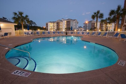 Spacious Myrtlewood Villa Condo