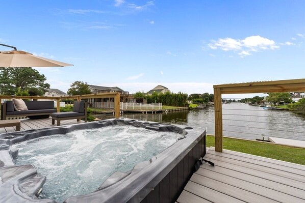 Terrace/patio - It's All Good | 780 ft from the beach | Private Pool, Dog Friendly, Hot Tub (Virginia Beach)