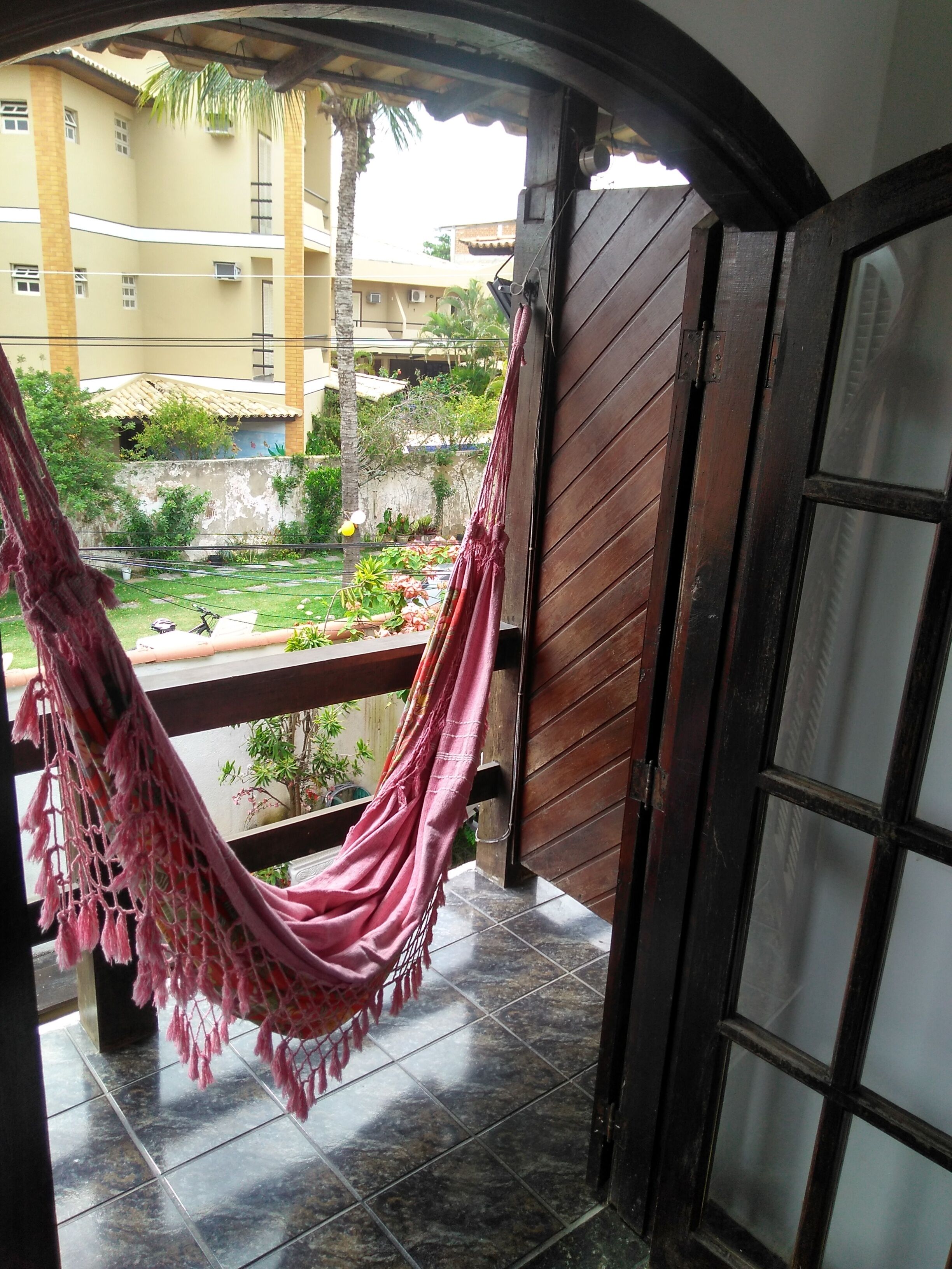 Quarto quádruplo superior, vista para o jardim | Varanda coberta