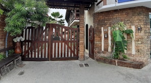 Fachada de la propiedad