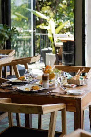 Restaurant - Casa Samaya, Boutique Beachfront Hotel in Weligama (Weligama)