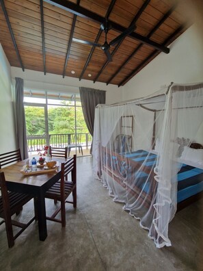 Premium bedding, Select Comfort beds, in-room safe - Chill Bay Weligama (Weligama)