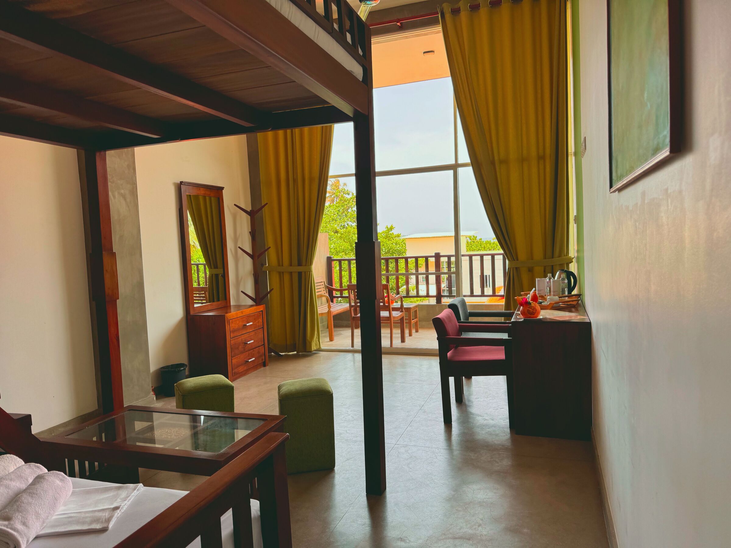 Kolmen hengen comfort-huone, valtamerinäköala | Ylelliset vuodevaatteet, Select Comfort -patjalliset sängyt