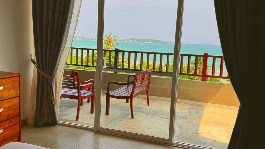 Casa Samaya, Boutique Beachfront Hotel in Weligama