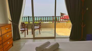 Deluxe Suite, 2 Bedrooms, Ocean View | Premium bedding, Select Comfort beds, in-room safe