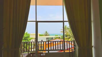 Comfort Triple Room, Ocean View | Premium bedding, Select Comfort beds, in-room safe