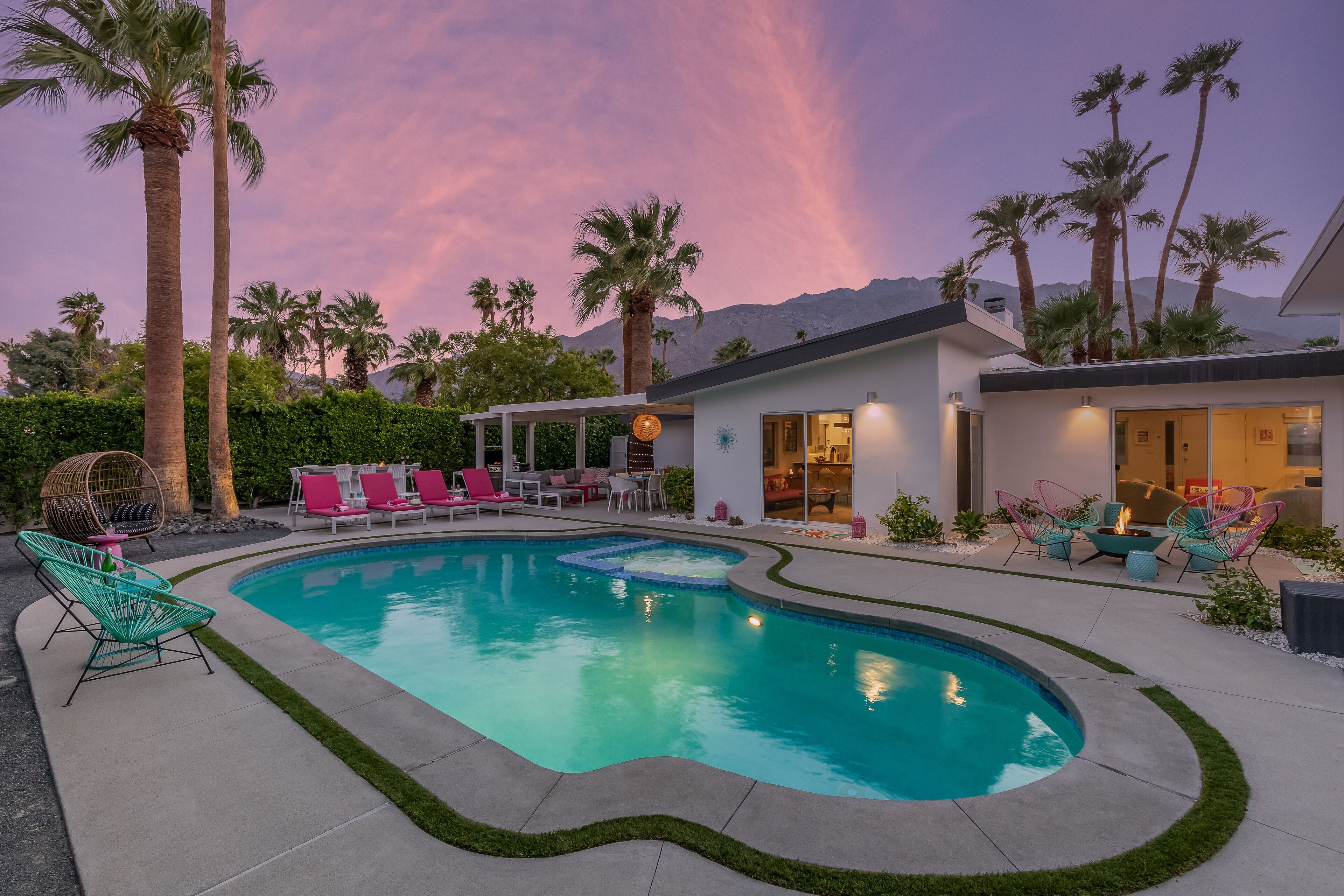 Walk to Town! Super Swanky! Private Pool Yard! - Fiesta in the Sun