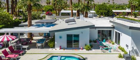 Et oppvarmet basseng