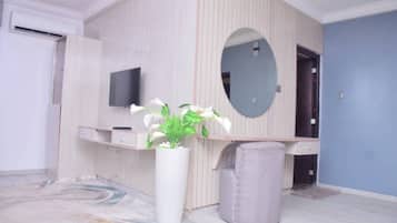 Presidential Room | Living area | TV