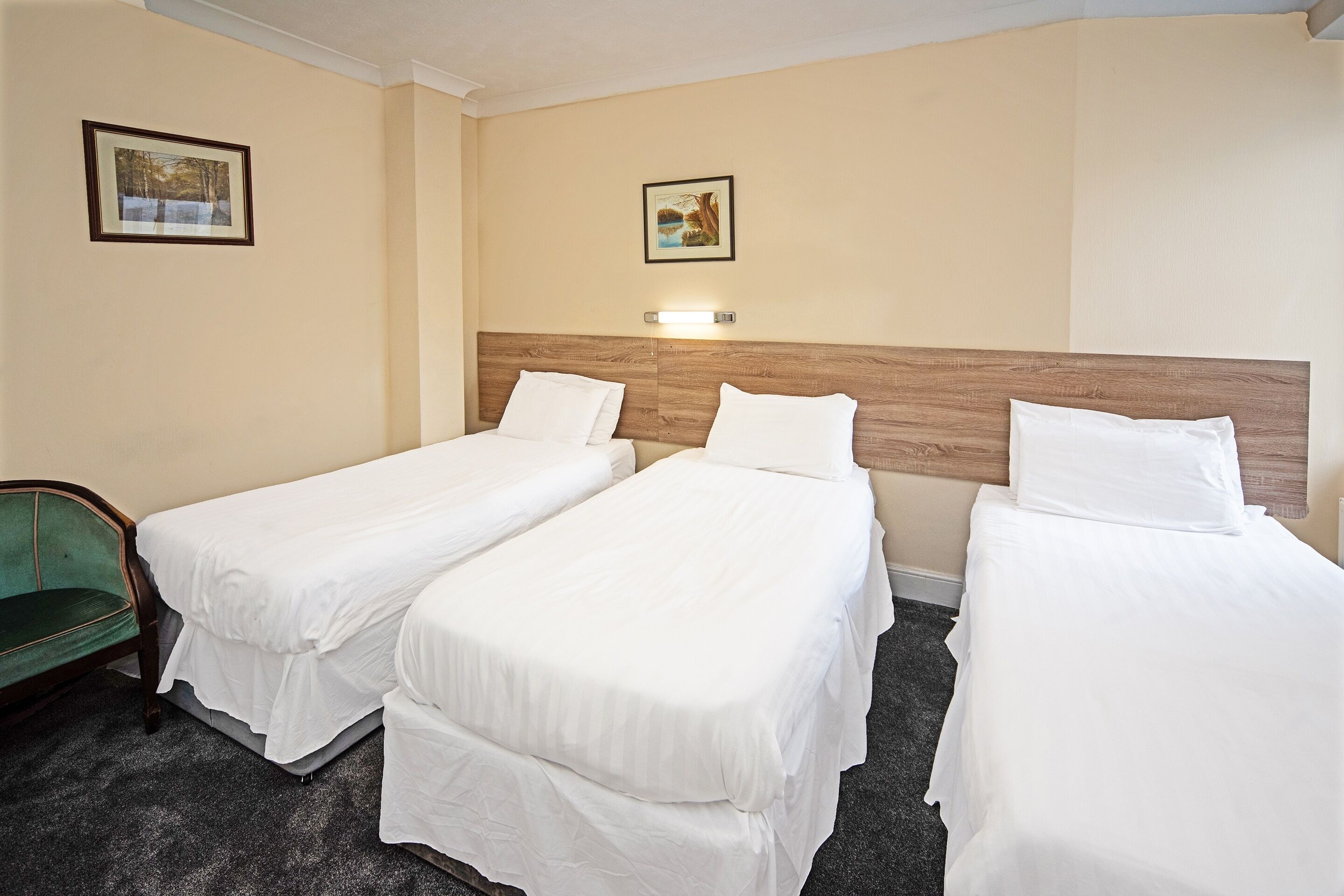 Standard Triple Room | Room amenity