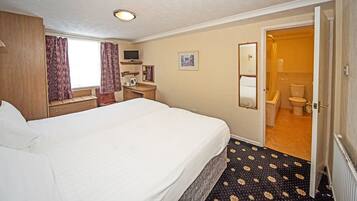 Standard Double Room | Room amenity