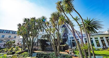 The Sherwood Palm Hotel, Torquay Beach
