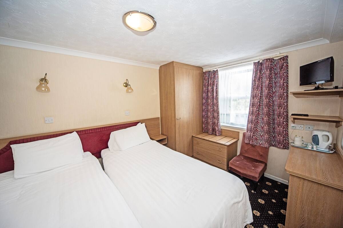 Standard Twin Room | Room amenity