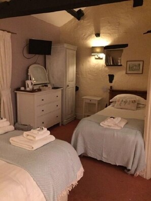 Iron/ironing board, free WiFi, bed sheets