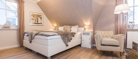 3 bedrooms, in-room safe, travel crib, WiFi
