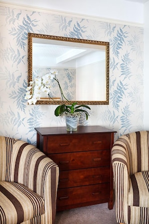 高級雙人房 | 熨斗/熨衣板、免費無線上網、床單