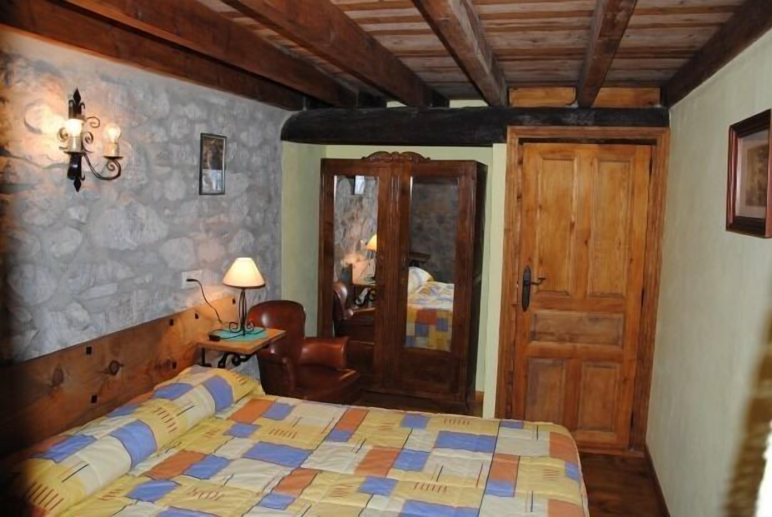 4 間睡房、熨斗/熨衫板、床單