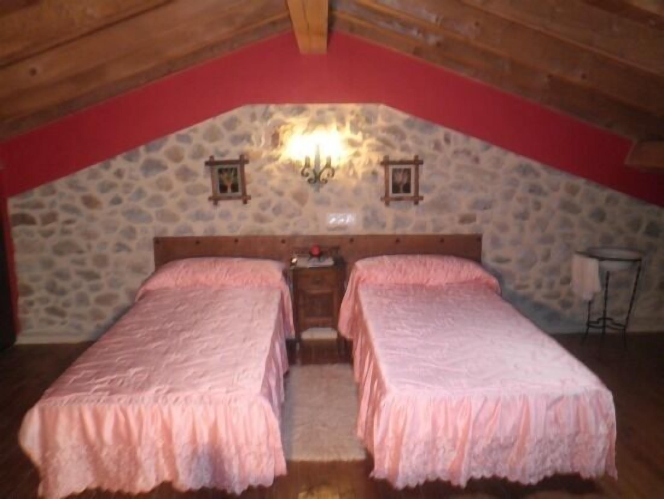 4 bedrooms, iron/ironing board, bed sheets