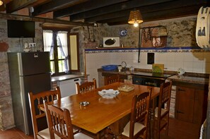 Micro-ondes, lave-vaisselle, cafetiĂšre/bouilloire