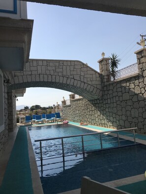 Piscina externa sazonal