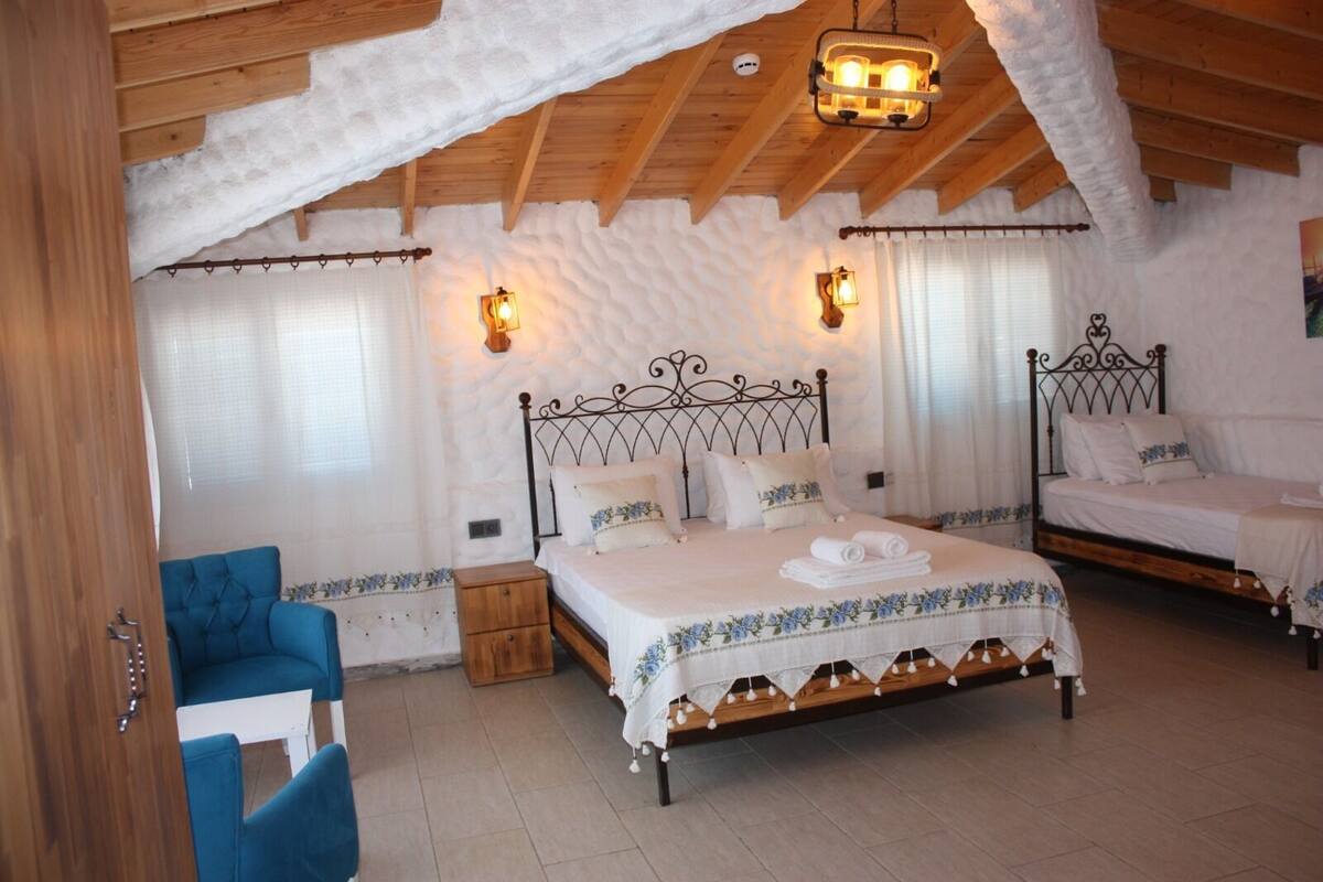Quarto luxo, várias camas, para não fumantes, vista para o mar | Vista do quarto