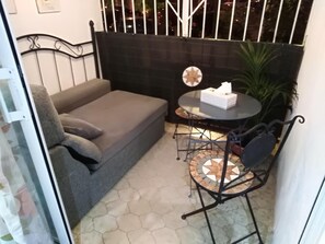 Balcony - Private Rooms - Fira 2 (Sant Boi de Llobregat)
