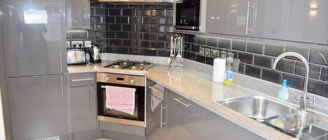 Cookware/dishes/utensils