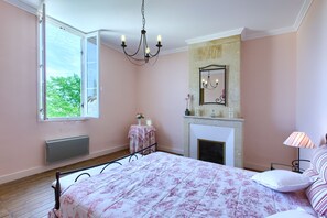 2 室のベッドルーム、アイロン / アイロン台、旅行用ベビーベッド、WiFi (無料)