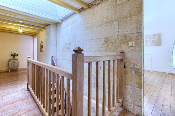 Interior - Renovated Stone House with Garden in the Heart of the Saint-Émilion Vineyards (ST EMILION)