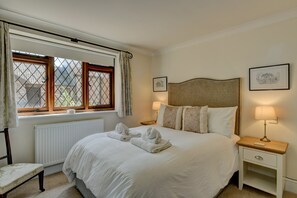3 chambres, fer et planche à repasser, Wi-Fi, draps fournis