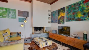 Fernseher, Kamin