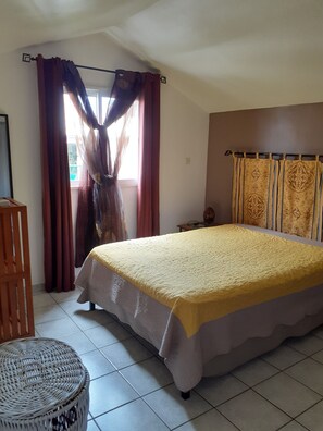 1 غرفة نوم ومكواة/لوح كي وواي فاي وملاءات أسرّة