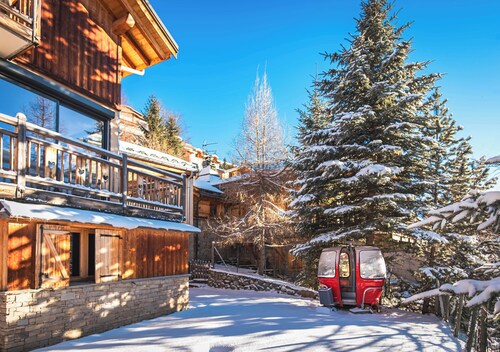 Apartment in 5-room chalet, sleeps 14, 4 bedrooms, WiFi, private garden