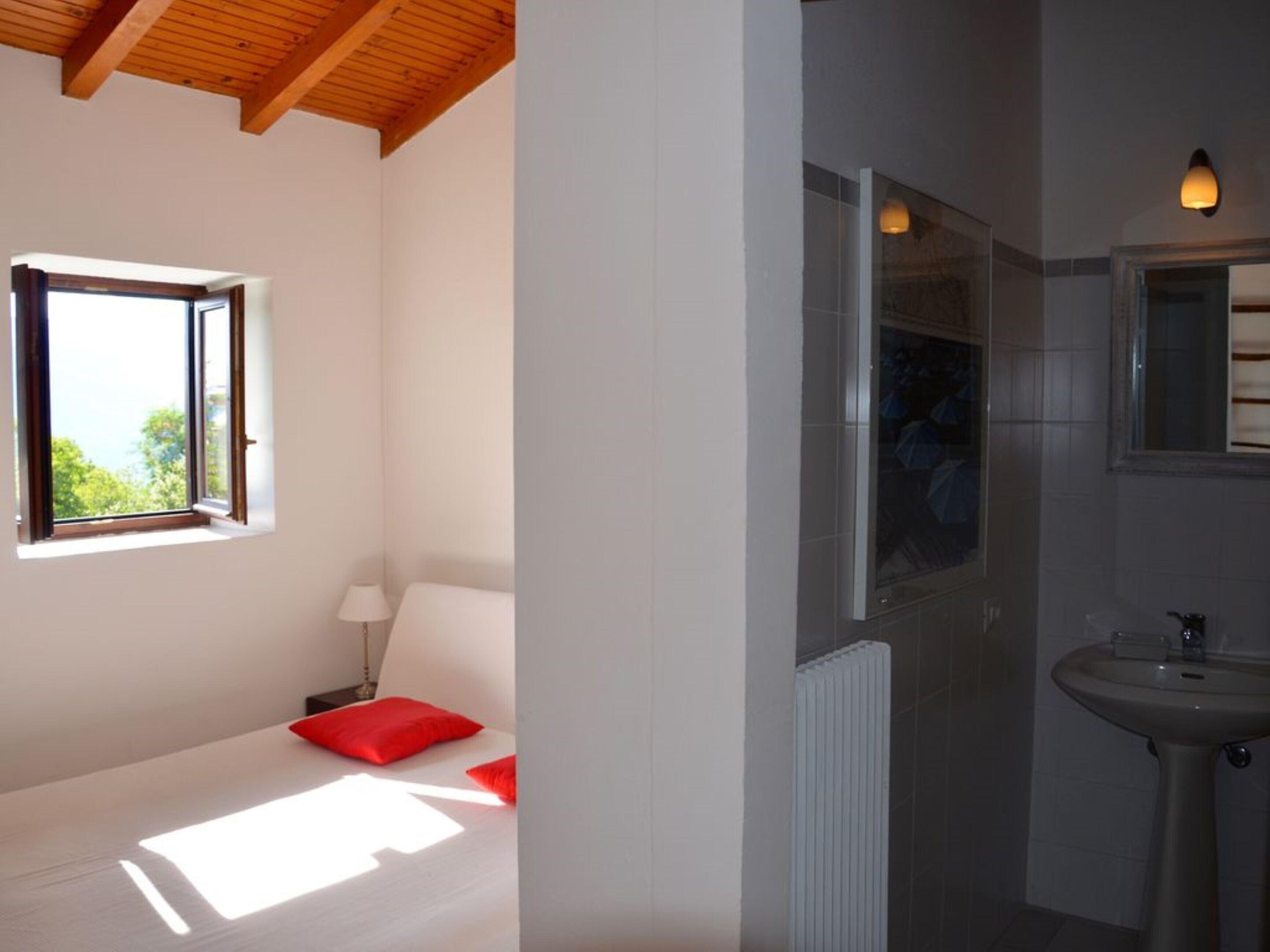 Vacation home in an idyllic mountain village: Our Casetta in Musignano near Maccagno