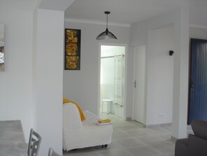 TV, DVD-spiller og bøker