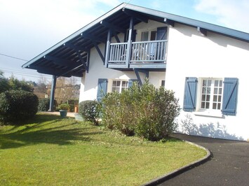 appartement avec jardin clos dans quartier calme