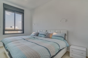 Comfort Penthouse, City View | Blackout drapes, iron/ironing board, free cribs/infant beds, free WiFi - Jerusalem Penthouse (Jerusalem)