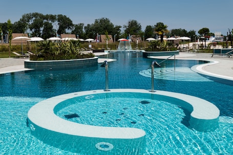Seasonal outdoor pool. Marina Azzurra Resort