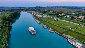 บริเวณภายนอก